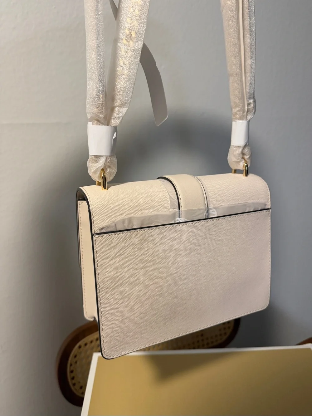 Michael Kors crossbody gold feminine